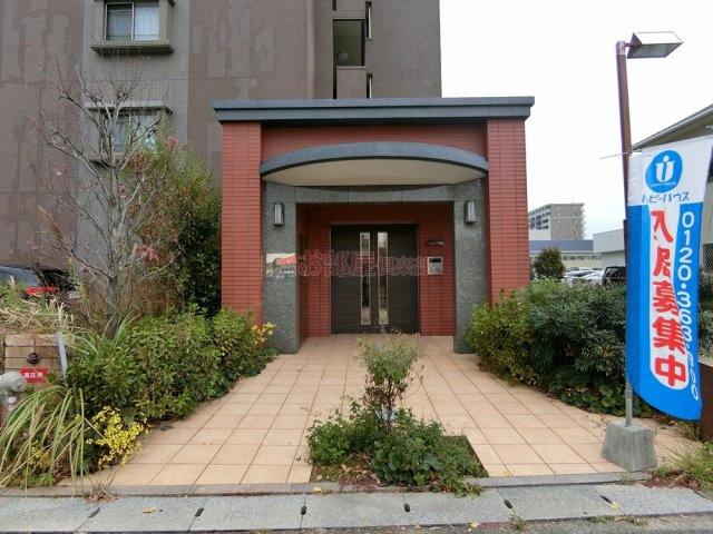 ベスタ櫛原のエントランス|高級感漂うエントランス