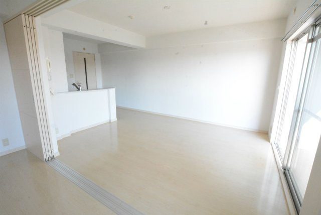 ベスタ櫛原の内装|明るい室内です