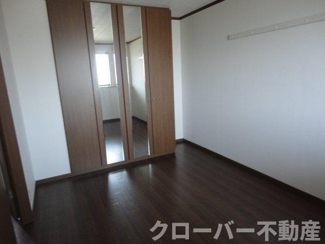 ローズグレイ・パレスの内装|洋室