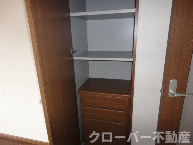 ローズグレイ・パレスの収納|リビング収納