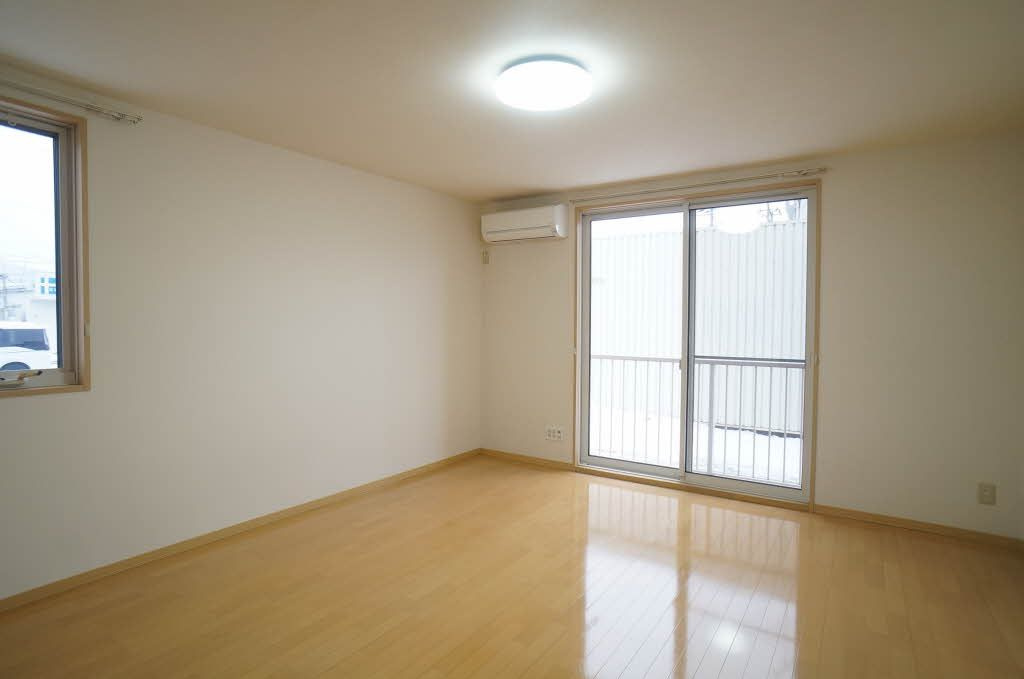 シャーメゾン津志田の居間・リビング