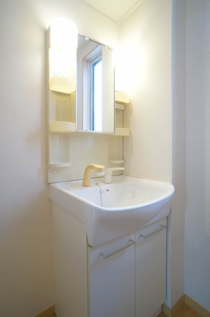 シャーメゾン津志田の洗面所