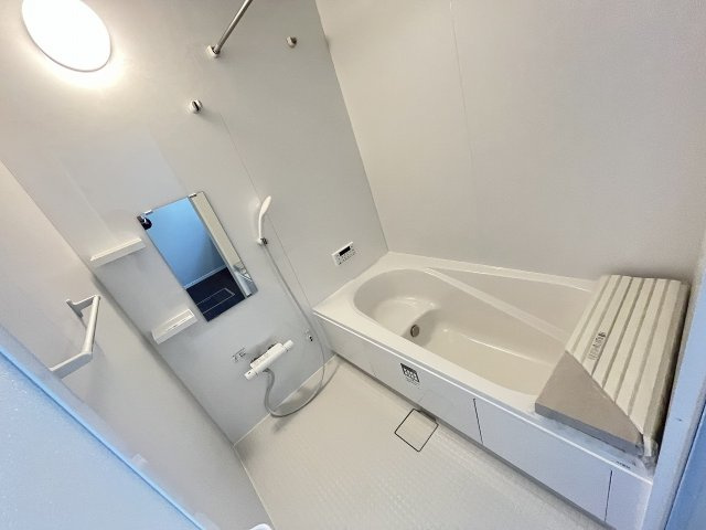 【浴室】 | 福岡市東区和白丘3丁目2期　1号棟（全2棟）【仲介手数料無料・0円】 | 現地写真。浴室です。