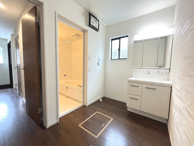 【洗面所】 | 福岡市東区和白丘3丁目2期　1号棟（全2棟）【仲介手数料無料・0円】 | 現地写真。