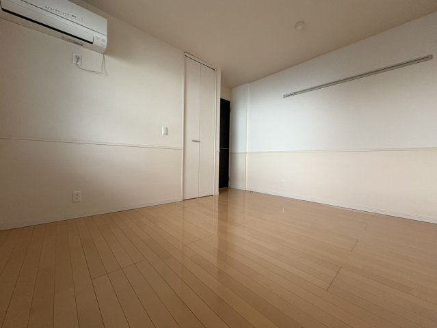 ヴェルデ神明町の洋室