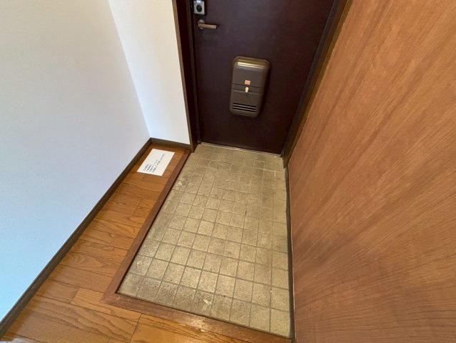 ツインピア　Aの玄関