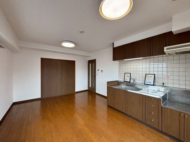 ツインピア　Aの居間・リビング