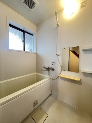 五光ビルの浴室