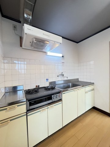 五光ビルのキッチン