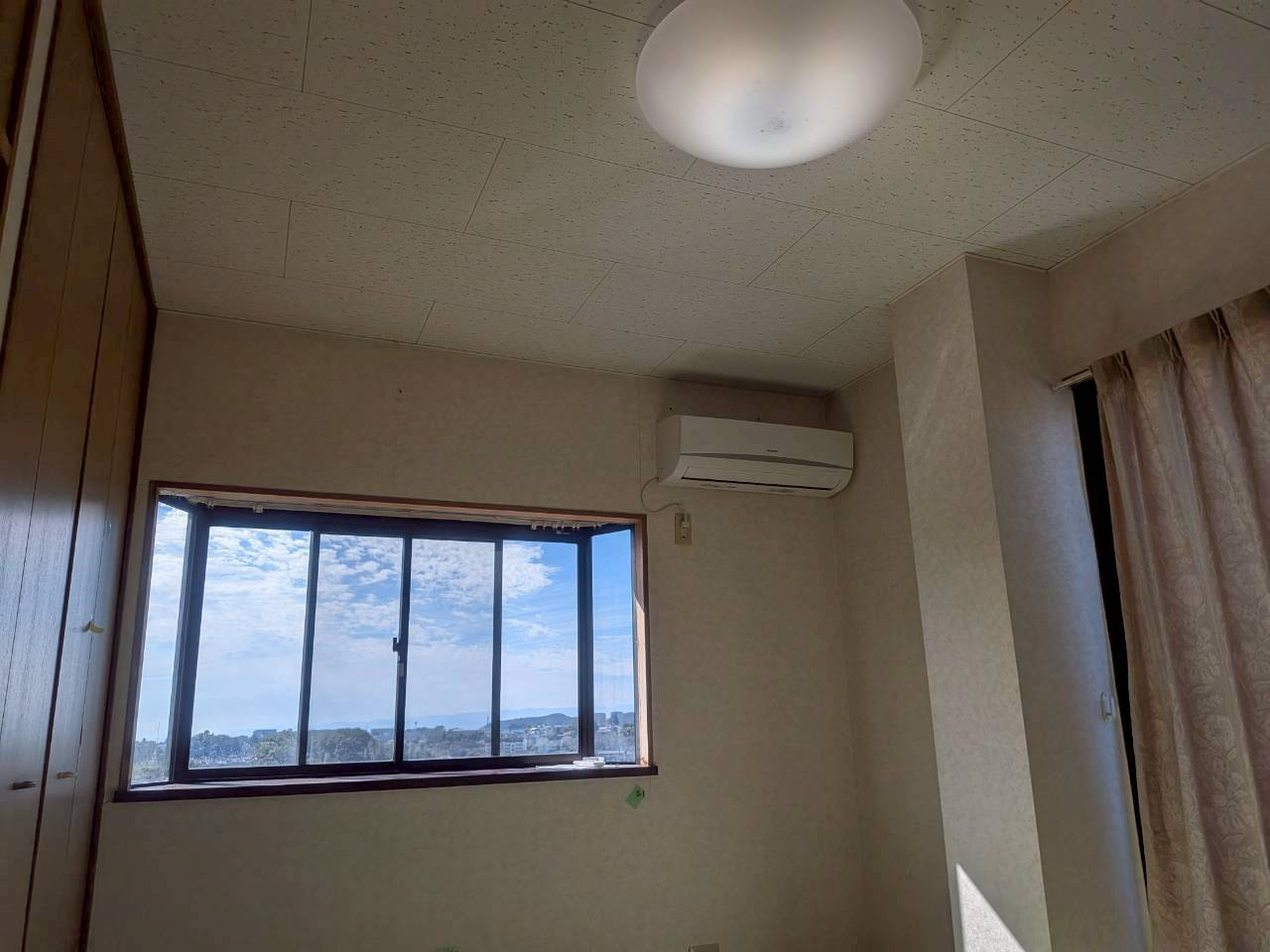 天神台リバーサイドメゾン　メゾネットの洋室|きれいな洋室です