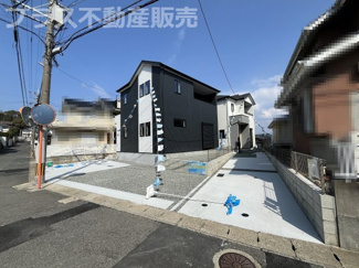 【外観】 | 現地写真。プラス不動産販売なら、現場の全ての棟をまとめてご見学頂けます。
