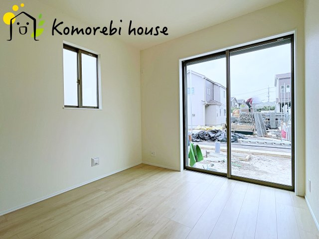 第3　伊奈町小室　新築一戸建て　ハートフルタウン　Fの洋室|明るい洋室です