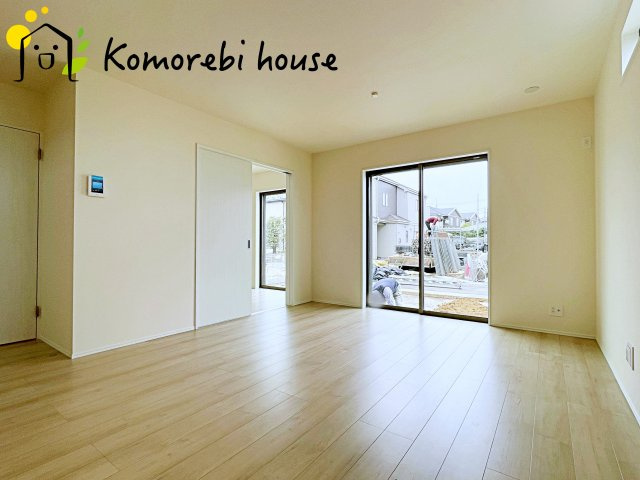 第3　伊奈町小室　新築一戸建て　ハートフルタウン　Fの居間・リビング|ゆったりとした居間です