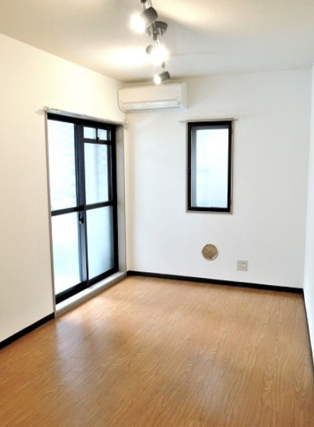 スカイコート西新宿第２