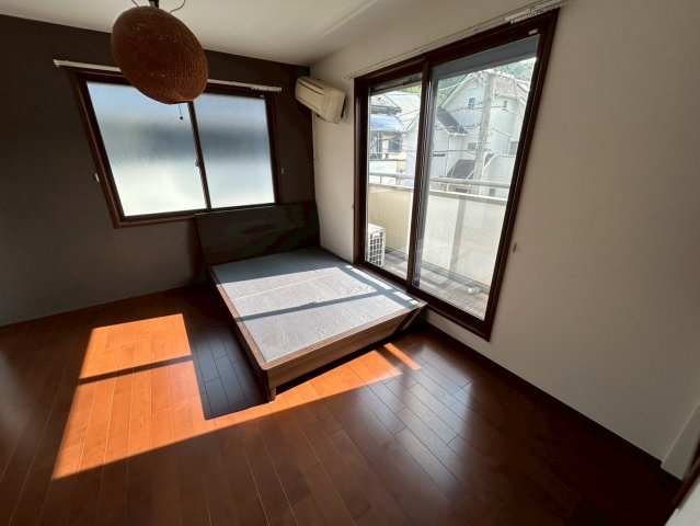 園部町小山西町滝谷の洋室