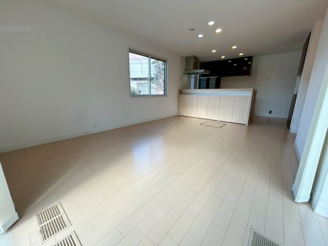 園部町小山西町滝谷の居間・リビング