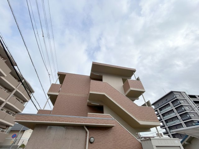 エフラス富雄の外観