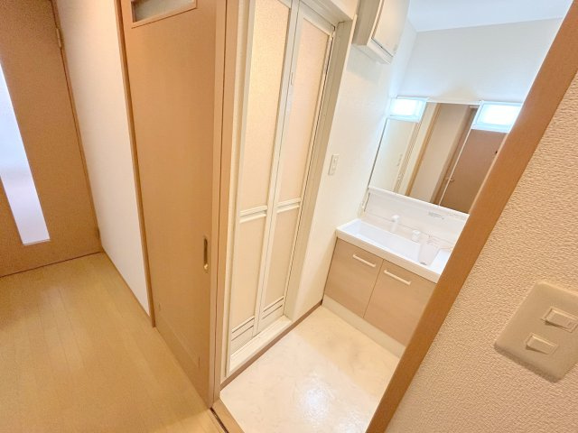 エフラス富雄の玄関