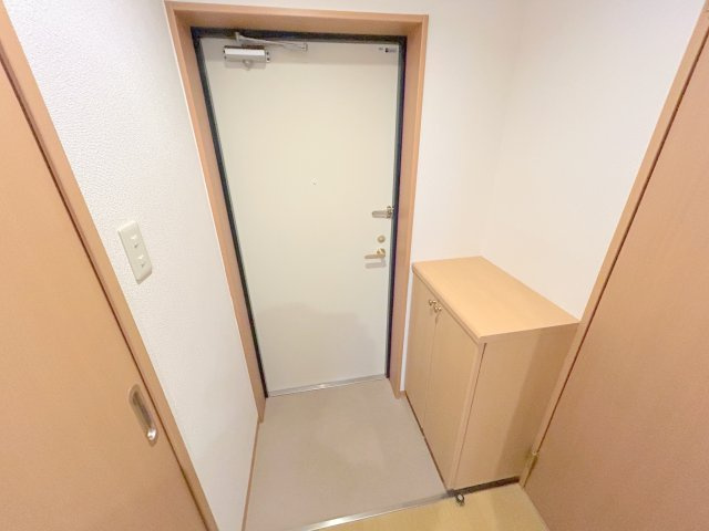 エフラス富雄の玄関