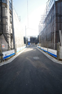 【前面道路含む現地写真】 | 【仲介手数料無料！！】日野市三沢　新築戸建て（全9棟）5号棟　4980万円 | 令和８年1月１８日撮影　建築中