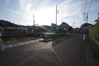 【前面道路含む現地写真】