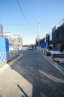 【前面道路含む現地写真】 | 令和８年1月１８日撮影　建築中