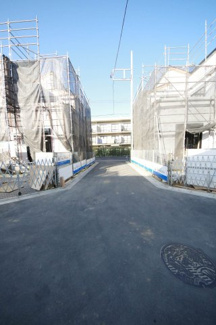 【前面道路含む現地写真】 | 令和８年1月１８日撮影　建築中