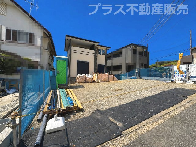 【玄関】 | 福岡市東区唐原4丁目1期　1号棟（全1棟）【仲介手数料無料・0円】 | 施工例。施工例は完成時と異なる場合があります。