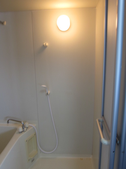 ラスール1の浴室