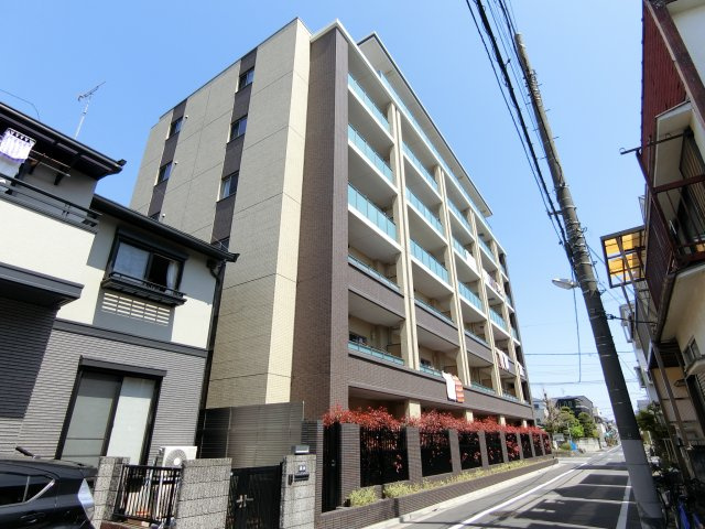 LA GRAN PRISMAの外観