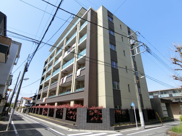 LA GRAN PRISMAの外観