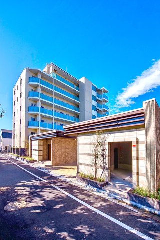 LA GRAN PRISMAの外観