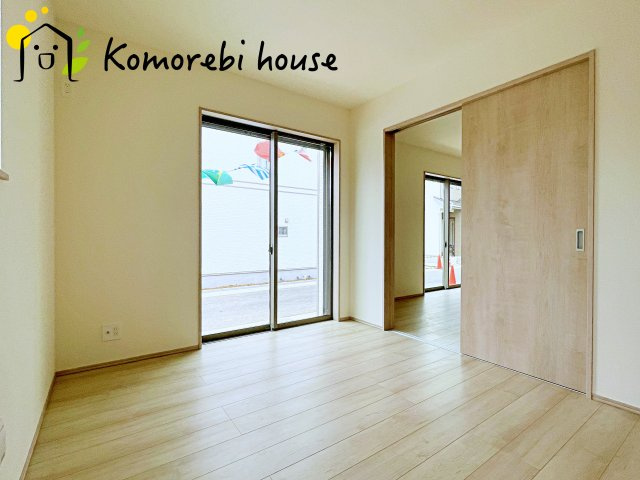 第3　伊奈町小室　新築一戸建て　ハートフルタウン　Lの洋室|落ち着いた色調の洋室です