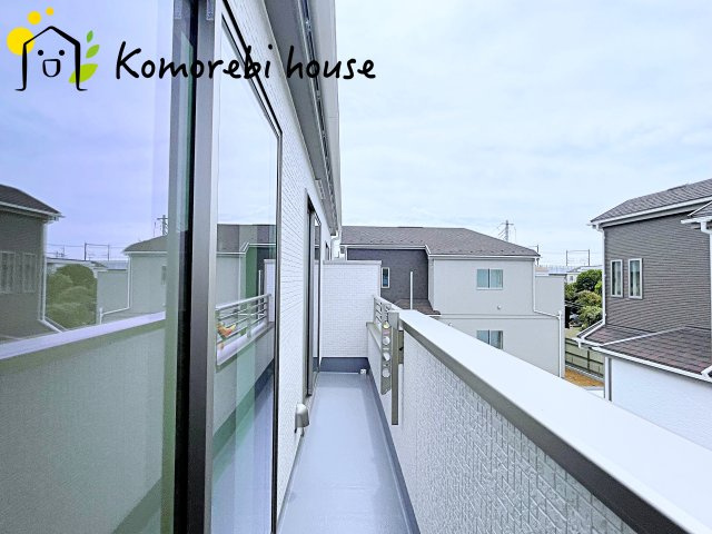 第3　伊奈町小室　新築一戸建て　ハートフルタウン　Lのバルコニー|陽当たり良好なバルコニーです