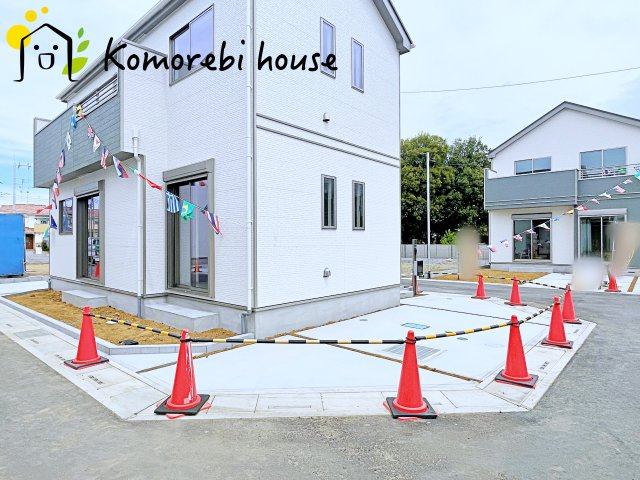 第3　伊奈町小室　新築一戸建て　ハートフルタウン　Lの駐車場|駐車場があるので、車を買う予定の方も安心です