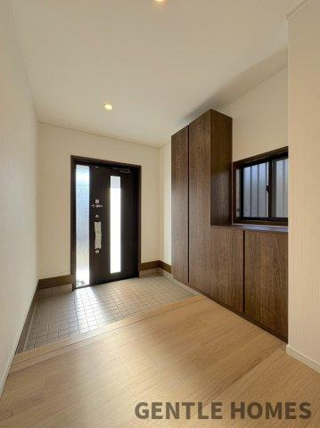 新宮町下府戸建ての玄関