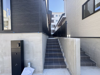 【エントランス】 | 宜野湾市大山（全2棟）1号棟 | 1号棟　素敵なエントランス♪