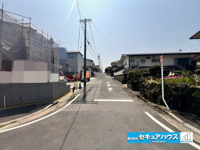 【同施工物件ご案内可能】知多市南粕谷3丁目　全1棟の前面道路含む現地写真|事前予約にて現地ご見学いただけます！お気軽にお問い合わせください♪
■株式会社　セキュアハウス■
住宅ローンに強く、知識、経験豊富なスタッフ在籍
お客様に寄り添い、ご成約後もサポート致します。
