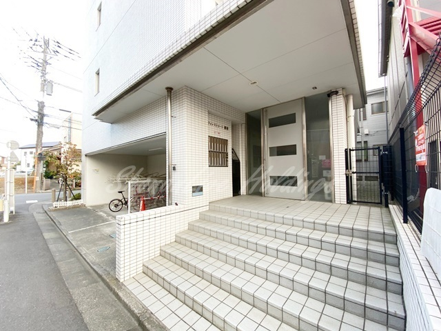 藤沢市朝日町の賃貸マンションのエントランス|毎日通るエントランス♪