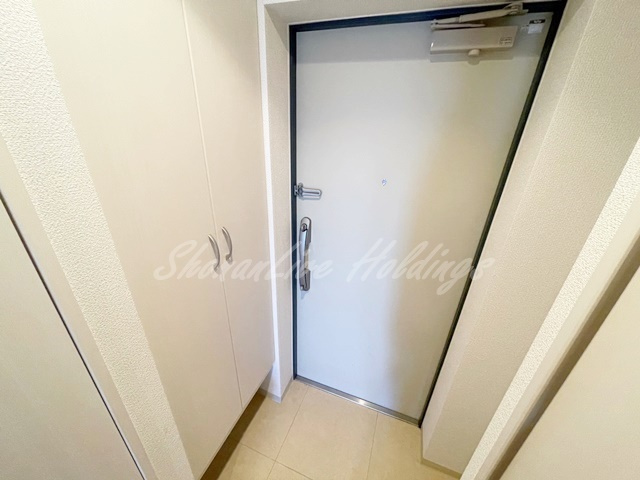 藤沢市朝日町の賃貸マンションの玄関|お履き物が多い方にもおすすめ♪