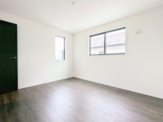 葛飾区南水元４丁目の新築戸建の寝室|～WIC付きの主寝室写真～