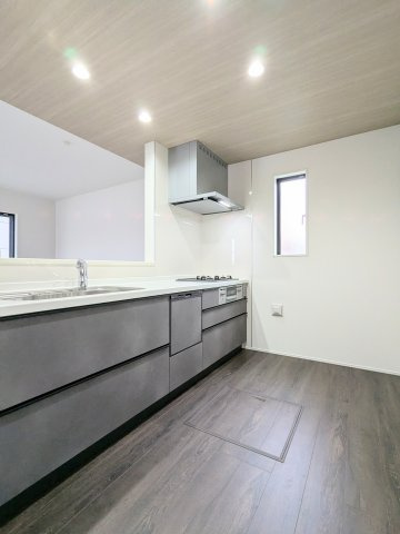 葛飾区南水元４丁目の新築戸建のキッチン|～食器洗浄乾燥機付のキッチン写真～