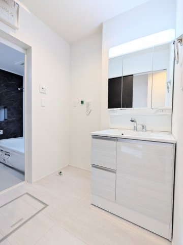 葛飾区南水元４丁目の新築戸建の独立洗面台|～洗面化粧室写真～