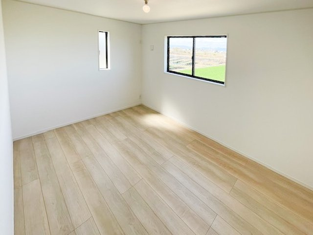 【洋室】 | 鈴鹿市長太新町4丁目《1号棟》