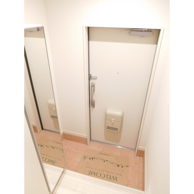 【玄関】 | アムールテラス | 収納もある玄関です