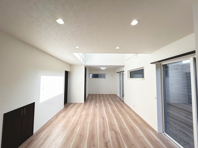 【居間・リビング】 | □■平塚市四之宮2丁目 中古戸建■□
