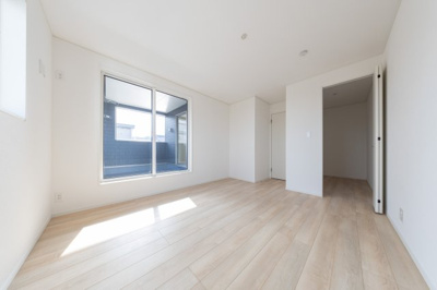 【洋室】 | 鈴鹿市岸岡町《4号棟》