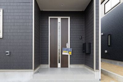 【玄関】 | 鈴鹿市岸岡町《4号棟》