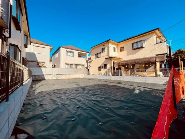 【外観】 | 練馬区春日町１丁目　売地 | 南面道路につき、陽当たり良好で明るい過ごせる住環境です