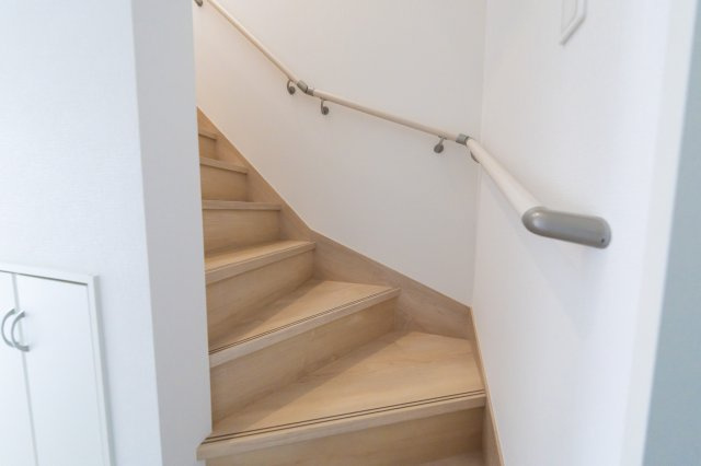 【その他】 | 鈴鹿市岸岡町《2号棟》 | 階段